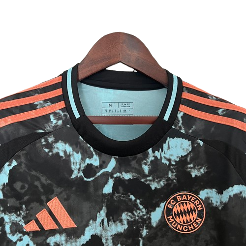 Bayern de munich away 24/25